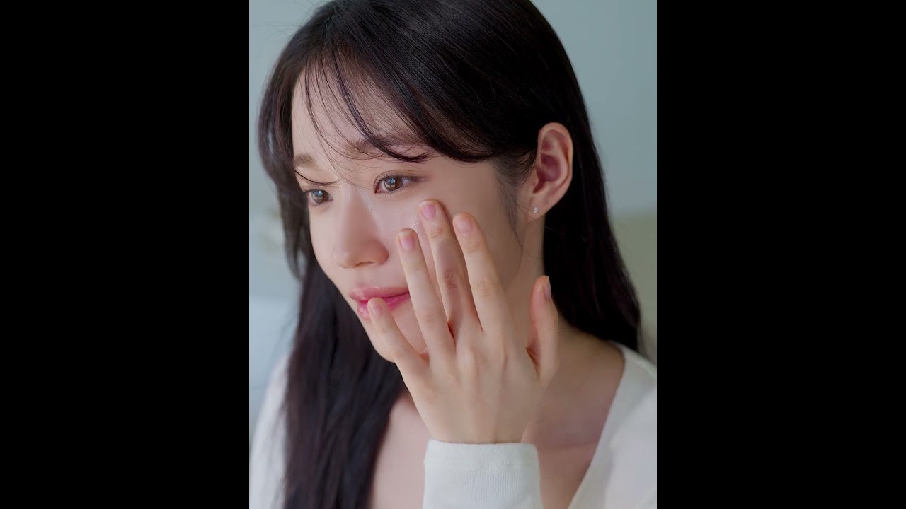 [YUNJAC x 노윤서] SKIN PERFECTING | 밀착된 순간, 투명하게 빛나다
